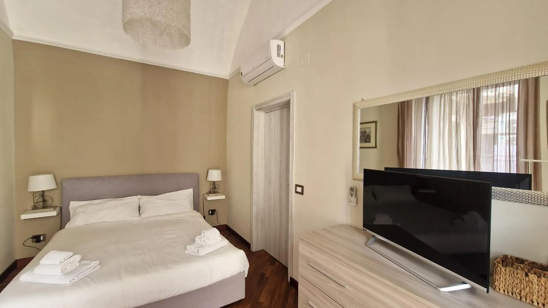 Magma Home Catane 0*,  Italie
